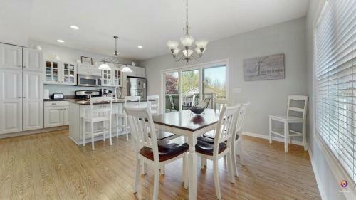 Simply South Haven!!! Steps From Downtown And 3 Blocks To South Beach