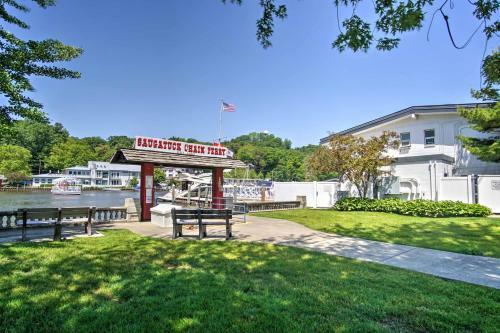 Apartamento Charming Saugatuck Condo With Private Deck And Grill!