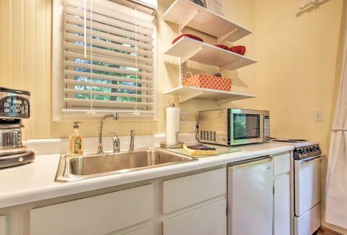Apartamento Quiet Saugatuck Studio With Patio - Walk To Dtwn!