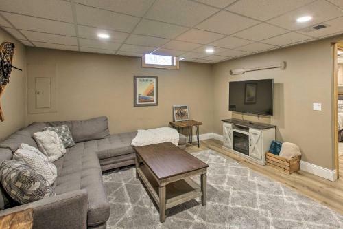 Cozy Traverse City Home With Deck, 9 Mi To Dtwn