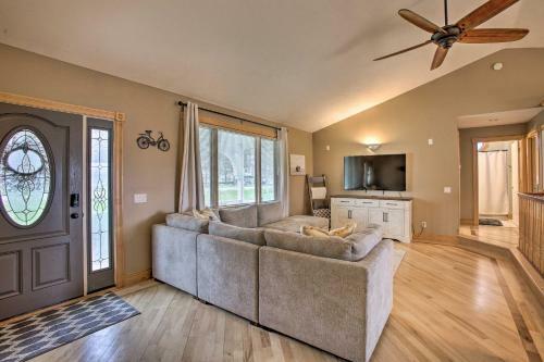 Cozy Traverse City Home With Deck, 9 Mi To Dtwn