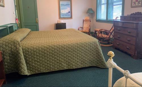 Posada Gordon Beach Inn