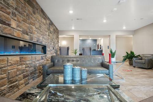 Cobblestone Hotel & Suites - Austin