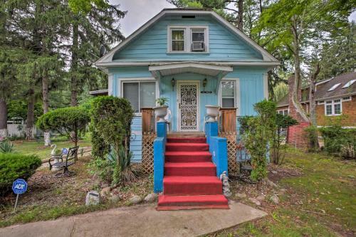 Charming Vintage Union Pier Home - Walk To Beach!
