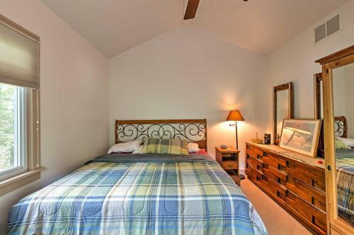 Cozy Union Pier House With Hot Tub, Deck, And Backyard