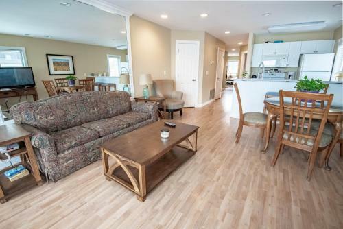 Beach Room 211