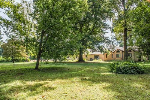 Harbor Country Family Lodge