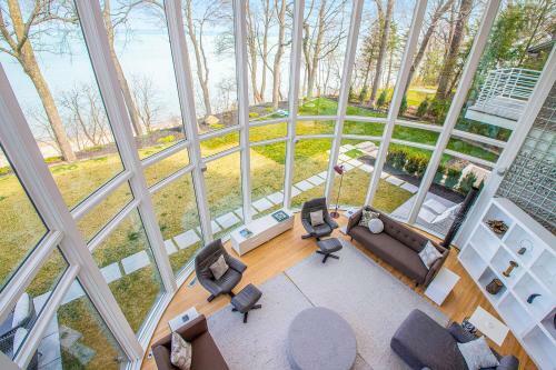 White Pearl Beach House