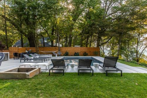 White Pearl Beach House