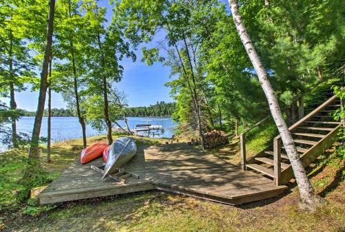 Trout Lake Cabin With Private Dock, Kayaks And Loft!