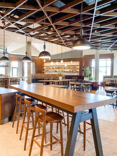 Hotel Omni Viking Lakes
