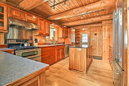 Lakefront Log Cabin With Dock About 9mi To Lutsen Mtn