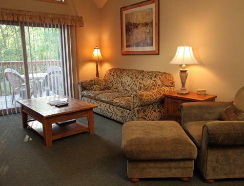 Beautiful Vacation Apartments On Serene Gull Lake