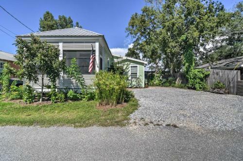 Bay St Louis Cottage - Harbor Half Mi, Beach 1 Mi!