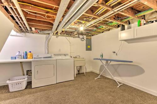 Rochester Home With Deck, 5 Min To Mayo Clinic!