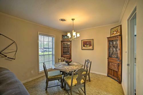 Charming Starkville House With Yard - 2 Mi To Msu!