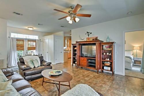 Cozy Pass Christian House With Porch Steps From Beach