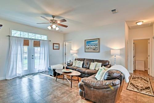 Cozy Pass Christian House With Porch Steps From Beach