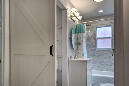 Gulfport Bungalow By Jones Park And Beach Access!