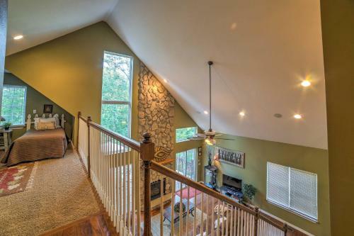 Lakefront Blue Eye Cottage With Hot Tub And Fire Pit!