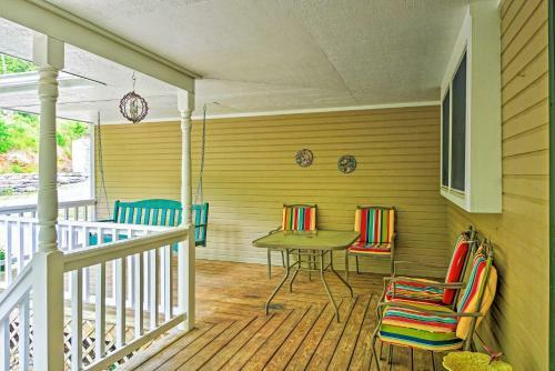 Charming Hillside Branson Home With Spacious Deck!