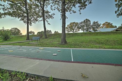 Branson Condo Ideally Located 3 Miles To Downtown!
