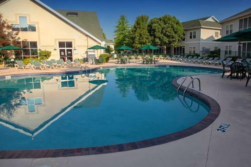 Spacious Condo Off Highway 76 Strip 1br Standard