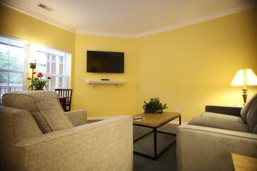 Spacious Condo Off Highway 76 Strip 1br Standard
