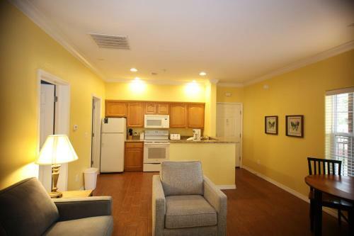 Spacious Condo Off Highway 76 Strip 1br Standard
