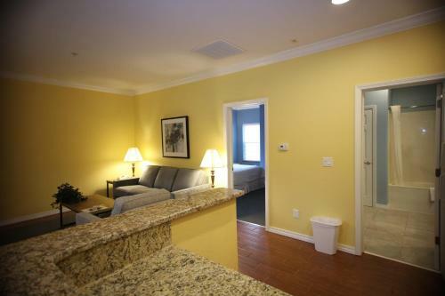 Spacious Condo Off Highway 76 Strip 1br Standard