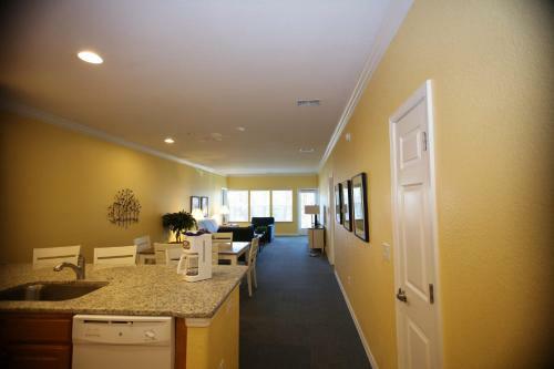 Modern Condo By Entertainment District 2br Standard