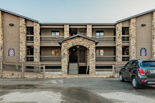 Waterfront Three Bedroom Condo, Minutes To Sdc!