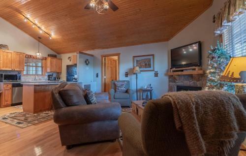 Grey Moose Lodge Cabin