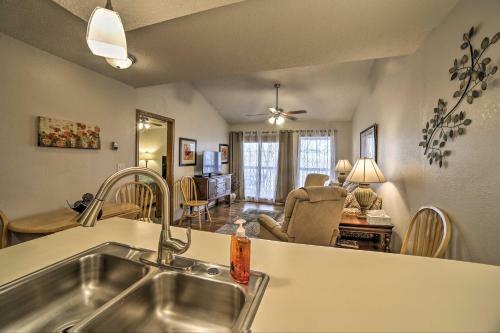 Apartamento Condo With Community Pool, 2mi To Silver Dollar City!