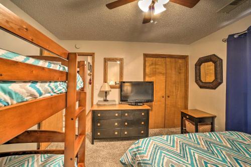 Apartamento Condo With Community Pool, 2mi To Silver Dollar City!