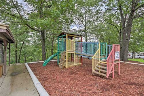 Rustic Branson Cabin-mins To Silver Dollar City!