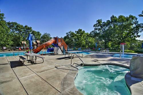 Updated Branson Home, 5 Min To Silver Dollar City!