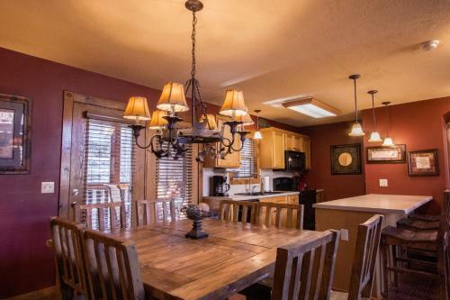 Lazy Time Lodge Cabin
