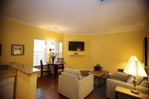 Spacious Palace View Condo 1br Standard
