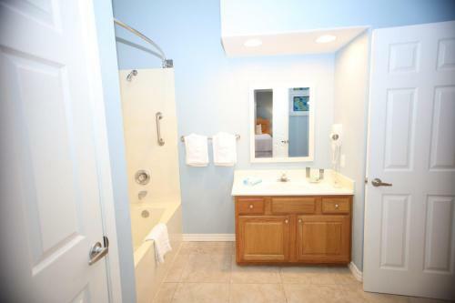 Palace View Apartment Near 76 Strip 1br Standard