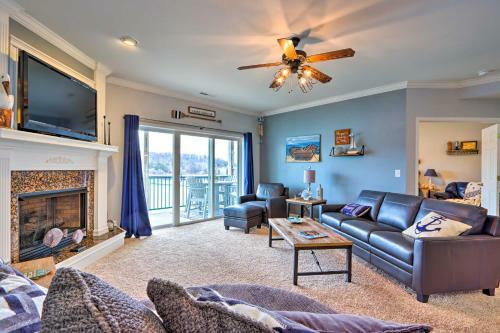 Apartamento Lakefront Camdenton Condo With Deck, Shared Pool