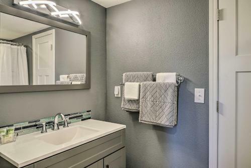 Pet-friendly Reeds Spring Home Less Than 1 Mi To Lake