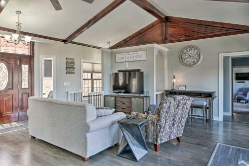Pet-friendly Reeds Spring Home Less Than 1 Mi To Lake