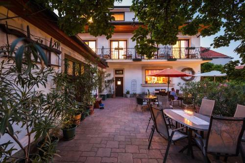Hostal Pension Julia - Haus Elisabeth - Weinhof Lang