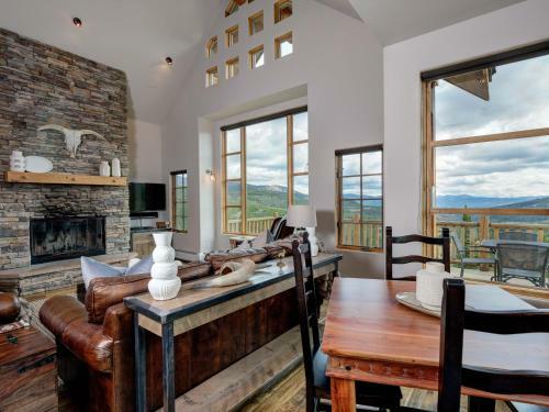 Alpine Meadows Chalets By Big Sky Vacation Rentals