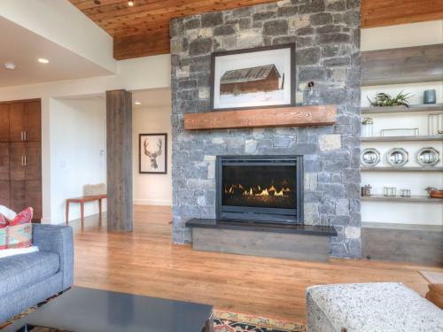 Silvertip Cabins By Big Sky Vacation Rentals