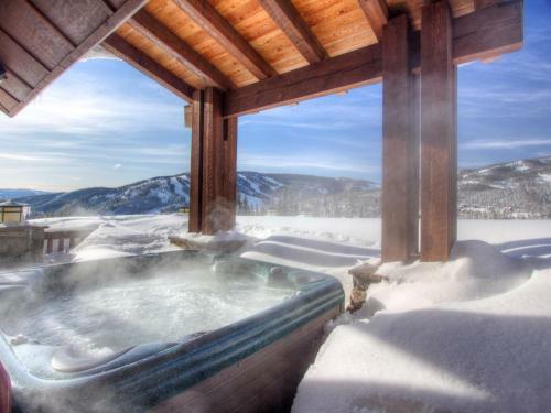 White Grass Lodge By Big Sky Vacation Rentals