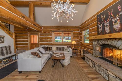 Powder Ridge Trapper Cabins By Big Sky Vacation Rentals