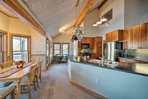 Red Lodge Mtn Retreat With Fire Pit, 10 Mi To Skiing!