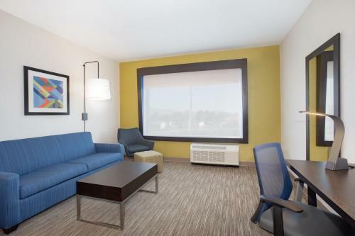 Holiday Inn Express & Suites - Ely, An Ihg Hotel